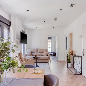 Limehome Calle Ancha Del Carmen - Digital Access 3*, Малага Испания